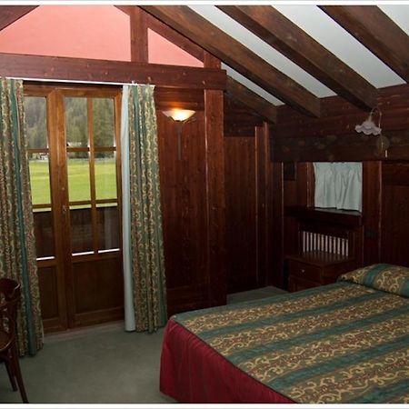 Hotel California Champoluc Exteriör bild