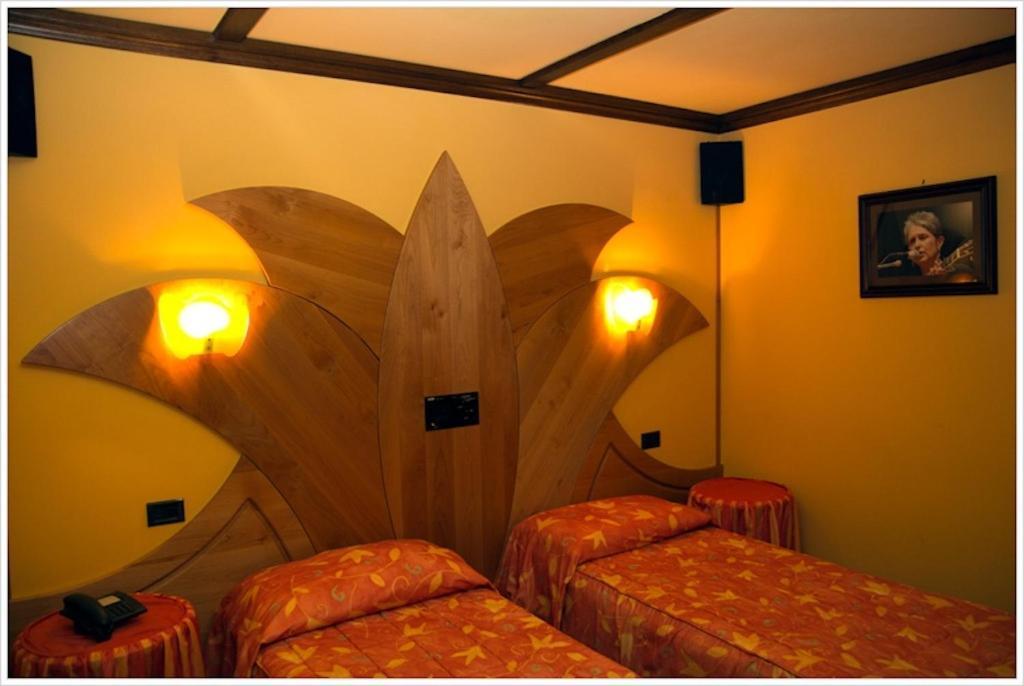 Hotel California Champoluc Exteriör bild