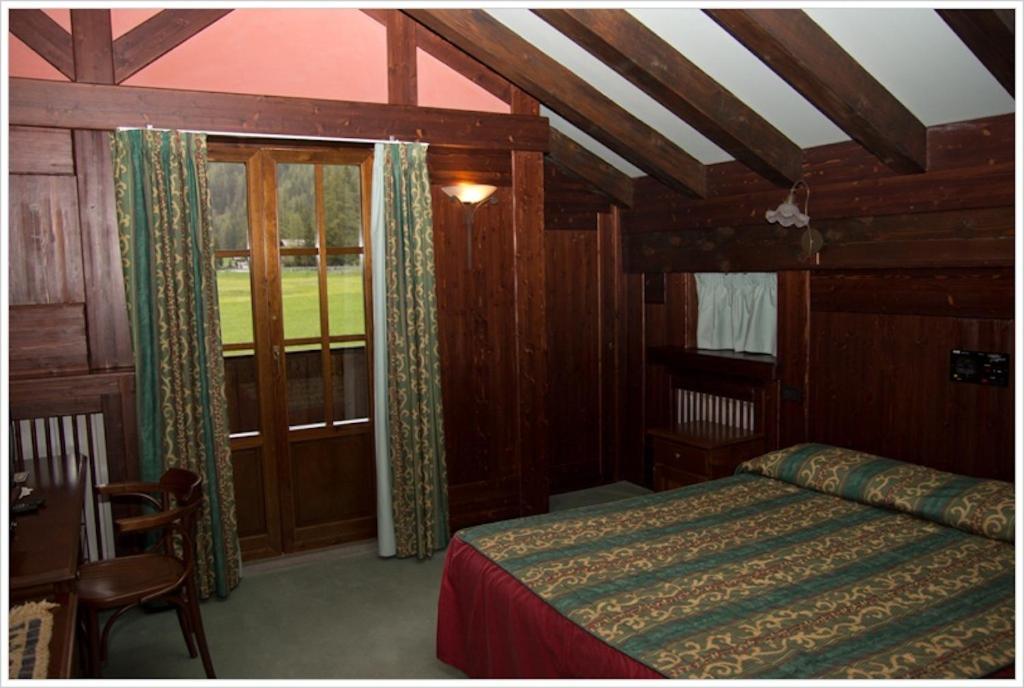 Hotel California Champoluc Exteriör bild