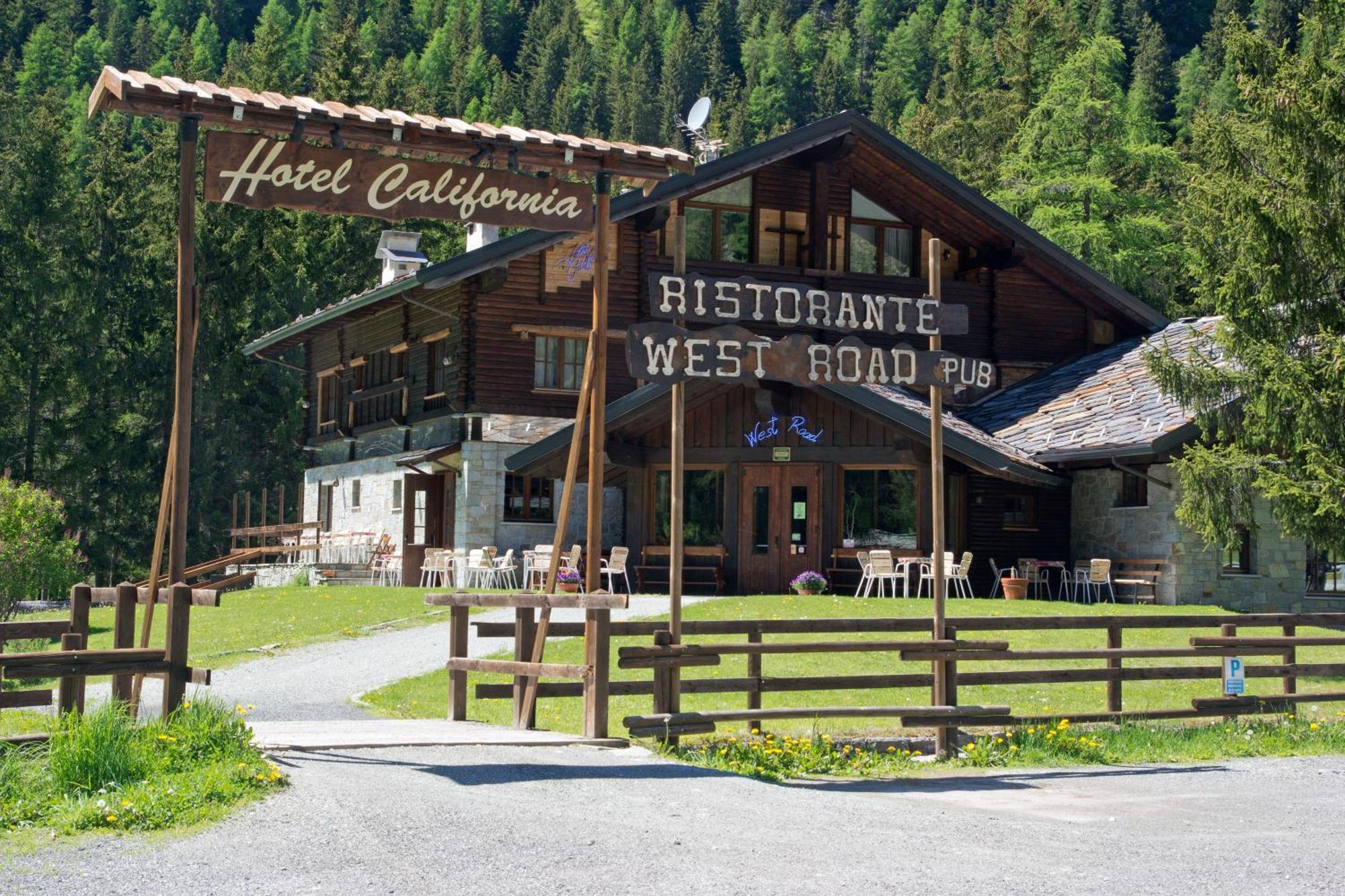 Hotel California Champoluc Exteriör bild